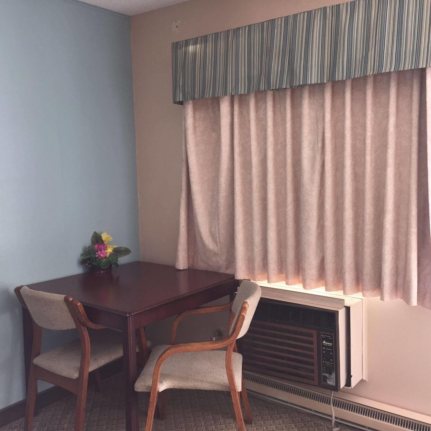Capri Motel